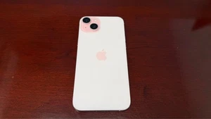 Apple iPhone 15 Plus - 128GB - Pink (Entsperrt) - Kosmetische Probleme - Bild 1 von 7