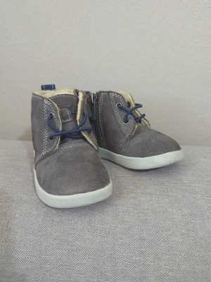 UGG Brown Baby Boots Size 4 Infant Kristjan Chukka Boot Gray Zip Closures - Image 1 of 4