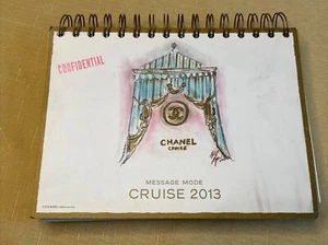 Authentischer Chanel Designer entlaufener Nachrichtenmodus Kreuzfahrt 2013 Katalog - Bild 1 von 9