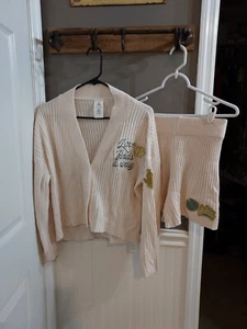 Cárdigan Disney Princess & the Frog Love FInds a Way con conjunto de pantalones cortos crema talla XS - Imagen 1 de 6