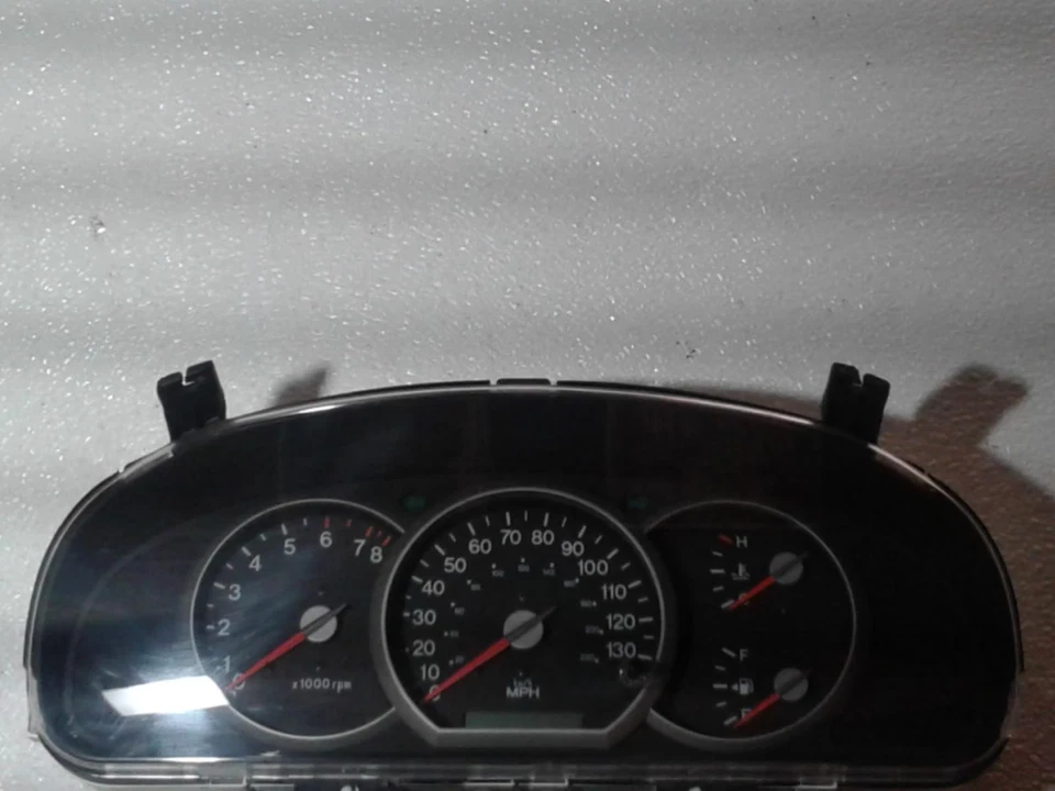Medidor de velocímetro usado se adapta a: Kia Sedona Cluster 2003 MPH grado A Foto 1 de 4