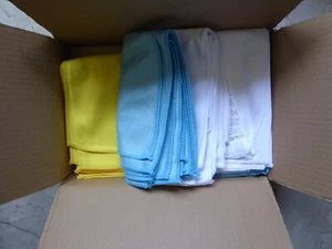 Amazon Basics Panno Pulizia Microfibra Senza Pelucchi Senza Striature Confezione da 24/3 Colori - Foto 1 di 4