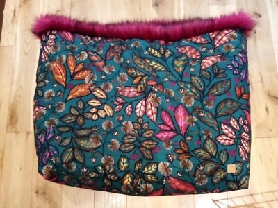 Filousion GbR Bespoke Green & Cerise Pink Faux Fur Cuddle Snuggle Cave Dog Bed  - Image 1 of 4