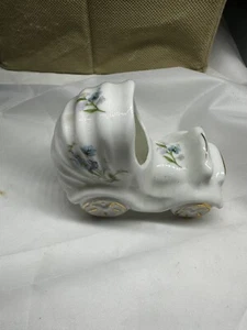 Vintage Small Bone China Cottage Rose Type Ornament Carriage Collectable, Japan - Picture 1 of 7