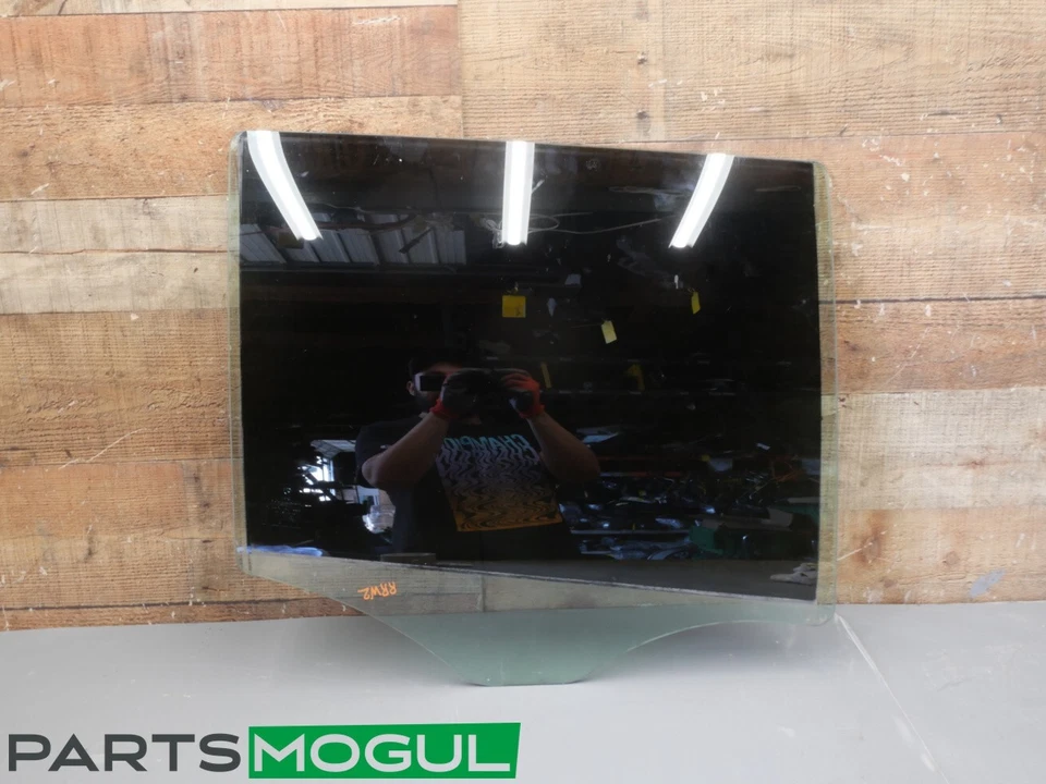 1998 Mercedes Benz SLK230 Sedan Passenger Right Rear Quarter Window Glass OEM - Image 1 of 4