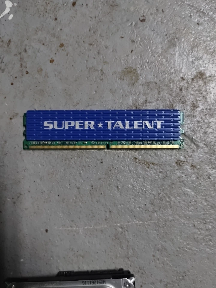Super Talent DDR2-800 2 GB 128x8 CL5 Memory T800UB2GC5 - Image 1 of 4