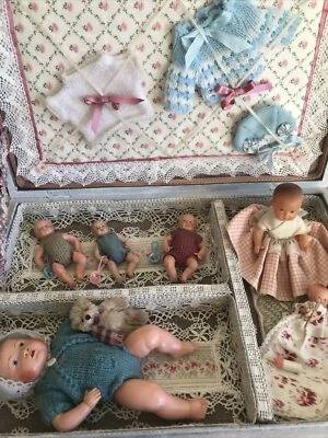 poupée ancienne Dans Son Coffret  - Photo 1/4