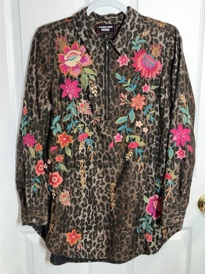 Top túnica Johnny Was Workshop para mujer pequeño bordado leopardo floral arte boho Foto 1 de 4