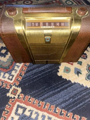 Radio de tubo portátil vintage Crosley "Tablero de instrumentos" años 40-50  Foto 1 de 3