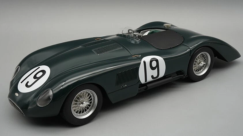 JAGUAR C-TYPE LONGTAIL N.19 LE MANS 1952 WHITEHEAD-STEWARTC/VETRINA 1:18 - Immagine 1 di 1