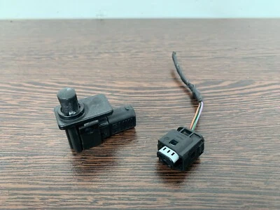 BMW Bonnet Alarm Sensor Switch & wiring- E38 E39 E46 E53 E60 E61 E81 E87 E90 E91 - Image 1 of 2