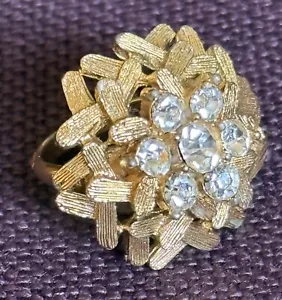 RARO anello cocktail vintage CORO tono oro strass FIRMATO regolabile - Foto 1 di 7