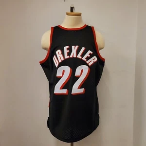 Mitchell & Ness NBA 1991-92 Portland Trail Blazers Legacy Jersey - Clyde Drexler - Picture 1 of 3