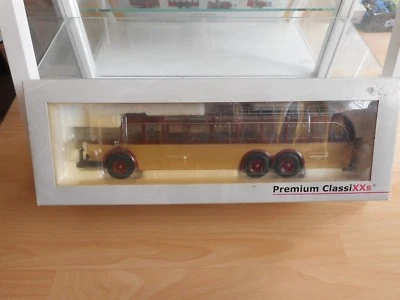 Premium Classixxs Mercedes O 10000 Bus en rouge/beige au 1:43 en boîte - Photo 1/2