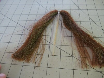 KRYSTAL FLASH FLY TYING LURE MAKING MATERIAL CRYSTAL FLASH SPLASH GOLDEN OLIVE - Image 1 of 3