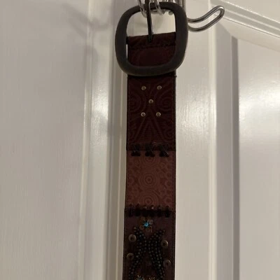 Cinturón de cuero fósil con cuentas tachonadas M Foto 1 de 4