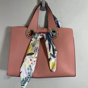 Nanette Lapore Neu ohne Etikett lachsfarbene Handtasche mit 2 Akzentschals - Bild 1 von 10
