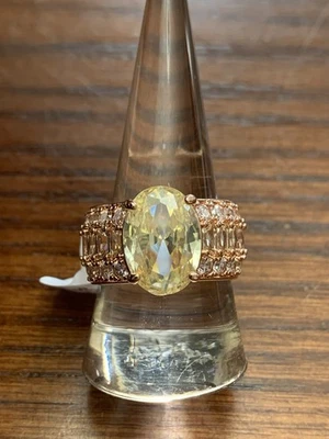 Anillo Bomb Party Talla 9 Nov 2025 RG68188 Usado en Ceremonia Silenciosa Citrino Oro Rosa Foto 1 de 4