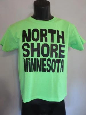 Nueva Camisa North Shore Minnesota Juvenil Mediana M (10-12) Verde Neón de Anvil Foto 1 de 4