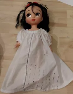 DISNEY Animator's Collection Snow White 15'' Toddler Doll - Picture 1 of 4