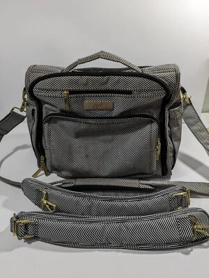 Mochila bolsa pañales de viaje JUJUBE chevron negro/blanco REINA DEL NILO Foto 1 de 4