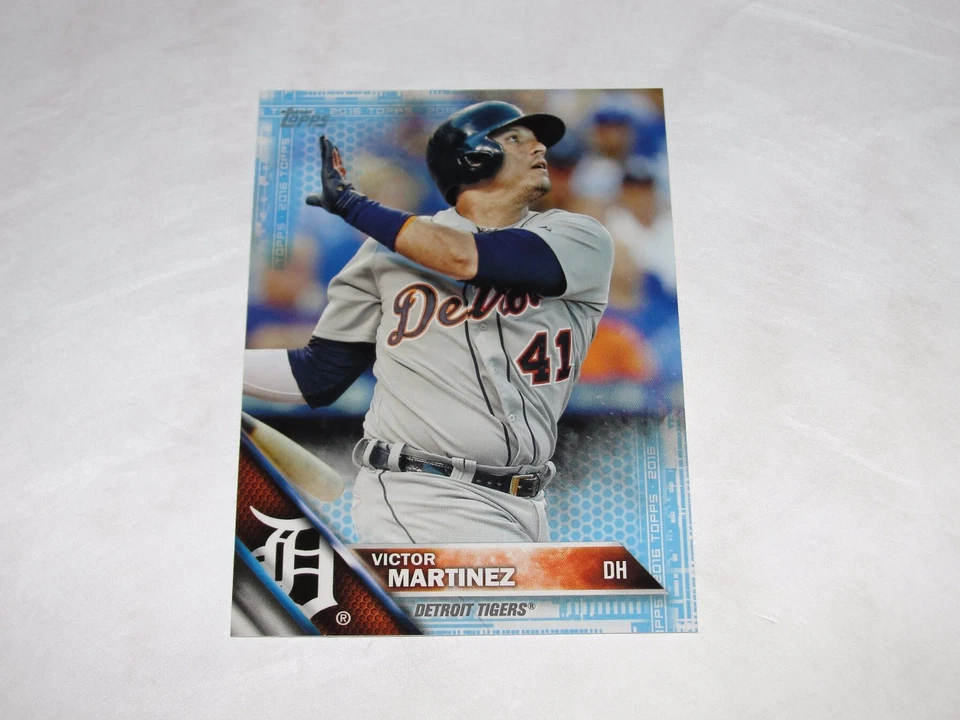 2016 Topps VICTOR MARTINEZ #340 Blue Mini Variant/10 Detroit TIGERS Venezuela - Image 1 of 1