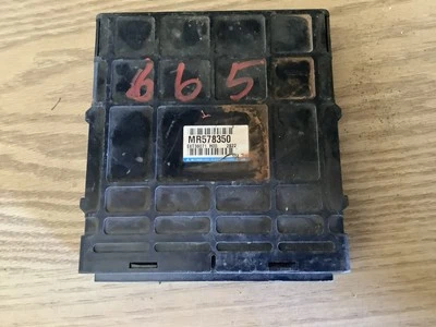 2000 Mitsubishi Montero Engine Control Module MR578350 - Изображение 1 из 4