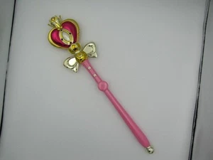 Sailor Moon Proplica Spiral Heart Moon Moon Rod 19" Bandai (Funciona) - Imagen 1 de 7