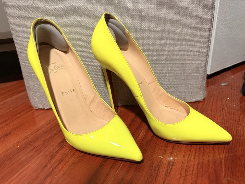 Zapatos de salón Christian Louboutin para mujer So Kate charol amarillo neón talla 38 Foto 1 de 4