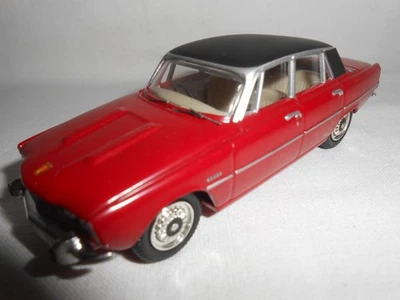 ROVER 3500 V8  1/43ème - VANGUARDS - Photo 1/4