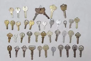 Vintage Schlüssel Konvolut 41 - Yale, Master, Titan, Russwin, Corbin, Cole, Ilco - Bild 1 von 2