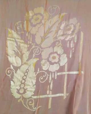 GRANDE COUVRE LIT MARIAGE. CRÊPE DE SOIE. APPLICATIONS SOIE. ESPAGNE. CIRCA 1950 - Photo 1/4