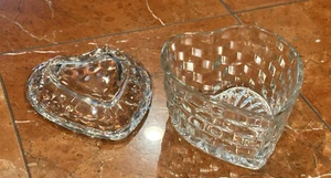 Homco Fostoria Cubist Glass Heart Shape Candy Trinket Dish & Lid Valentines EUC - Imagen 1 de 6