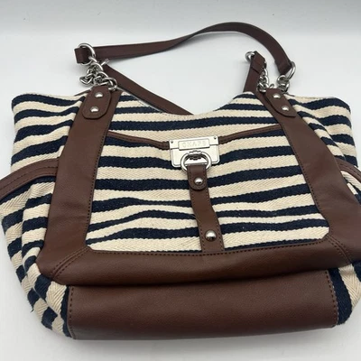 Сумочка Chaps Ralph Lauren темно-синяя и кремовая в полоску полный размер бывшая в употреблении - Изображение 1 из 4