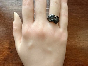 Anello in argento sterling 925 con ematite a grappolo di foglie di uva misura 6,75 - Foto 1 di 7
