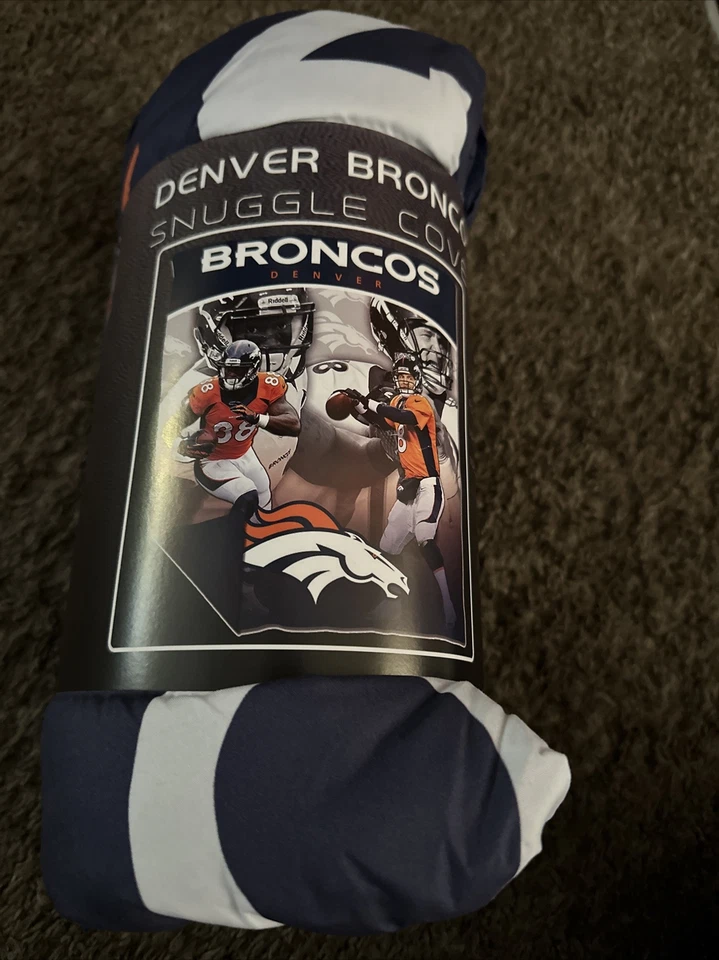 Cubierta acurrucada Denver Bronco Foto 1 de 4