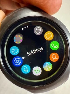 Smartwatches Samsung Gear S2 (Pack de 2) - Testées, 1 chargeur, manque une bande - Photo 1 sur 12