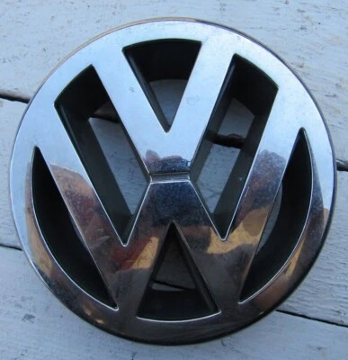 OEM Volkswagen VW Bora Polo parrilla delantera máscara emblema insignia 1J5853601 Foto 1 de 4