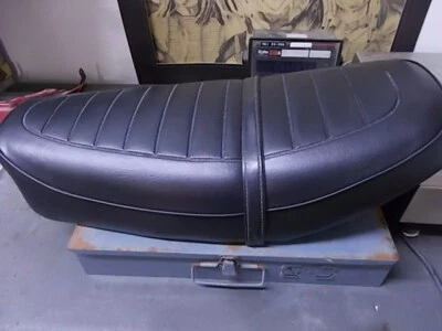 Assento Yamaha SR500 - Imagem 1 de 2