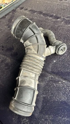 BENTLEY ARNAGE T 2004 - CAJA DE AIRE MANGUERA DERECHA - PF100236PD - PF103448PC - Imagen 1 de 4