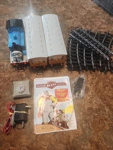 Bachmann G Scale Thomas the Tank Engine with Annie and Clarabel.  - Picture 1 of 7