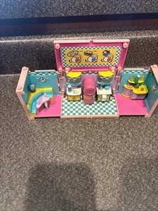 Polly Pocket 1999 Deluxe Mansion Dream Builders Diner Kitchen - Picture 1 of 8