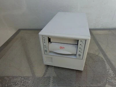 Quantum DLT Tape Drive External 40/80 GB TH8BG-YF Beige Enclosure 30-60502-07 - Image 1 of 4