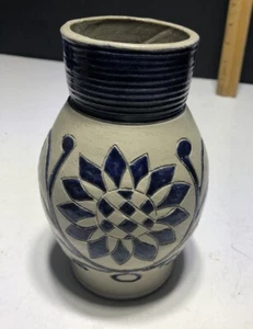 Williamsburg Restoration Art Pottery Pitcher Salt Glaze Sun Flower 6” Blue Ivory - Picture 1 of 8