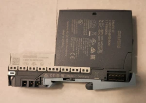 Siemens 6ES7132-6BF00-0CA0 Digital Output Module DQ 8x24VDC/0.5A HF and Base - Picture 1 of 5