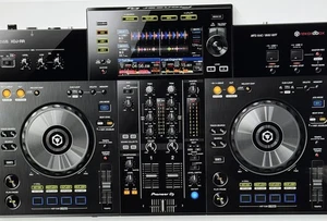 Pioneer XDJ-RR Controller di sistema per DJ incl. custodia Pioneer - Foto 1 di 4