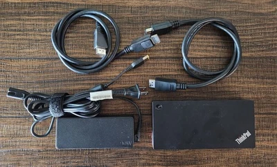 Lenovo ThinkPad Universal USB-C Dock 40AY con Adaptador de Corriente 90W y 2 Cables DP Foto 1 de 4