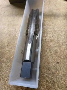 KENNAMETAL HAND TAP 7/8-9 H4 4FL HSS PLUG - Picture 1 of 2