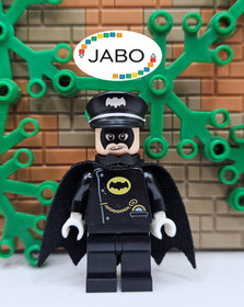 ( P8 / 10 / 4 ) Lego Super Heroes Alfred Pennyworth sh0424 Batsuit from 70917