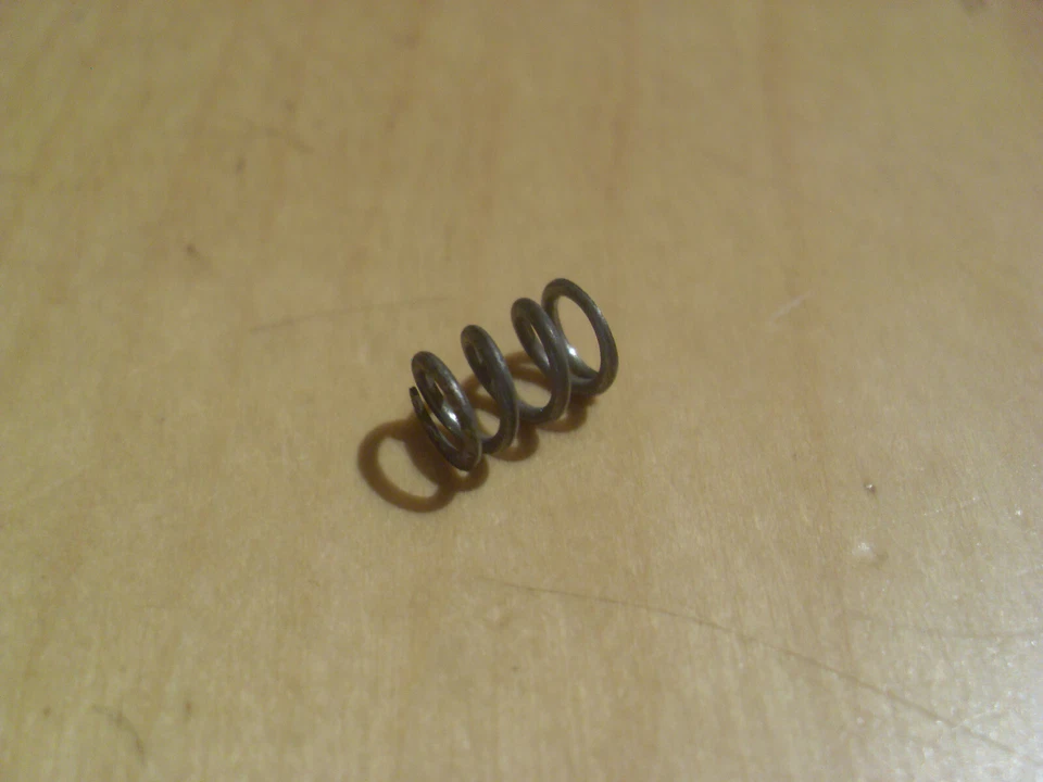 Spring Vollgasschraube for dolmar 103 105 108 (108151530) - Image 1 of 1